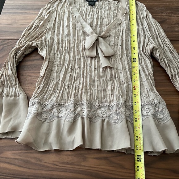 Sunny Taylor Cream Bell Sleeve Blouse with Tie Front - Picture 3 of 6